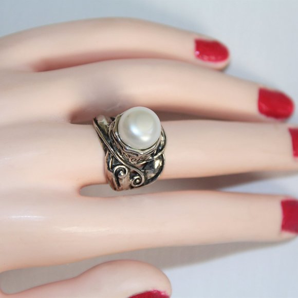 Zuman Sterling Silver Pearl Ring - Picture 6 of 13